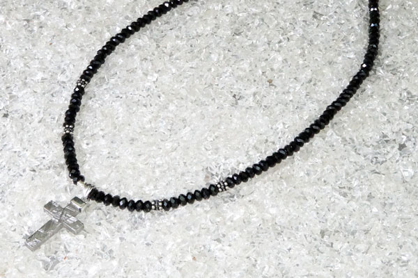 ブラックスピネル　ネックレス